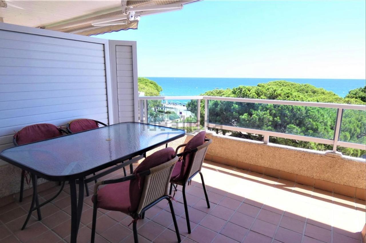 Apartment Direkt Am Strand Бланес Екстериор снимка