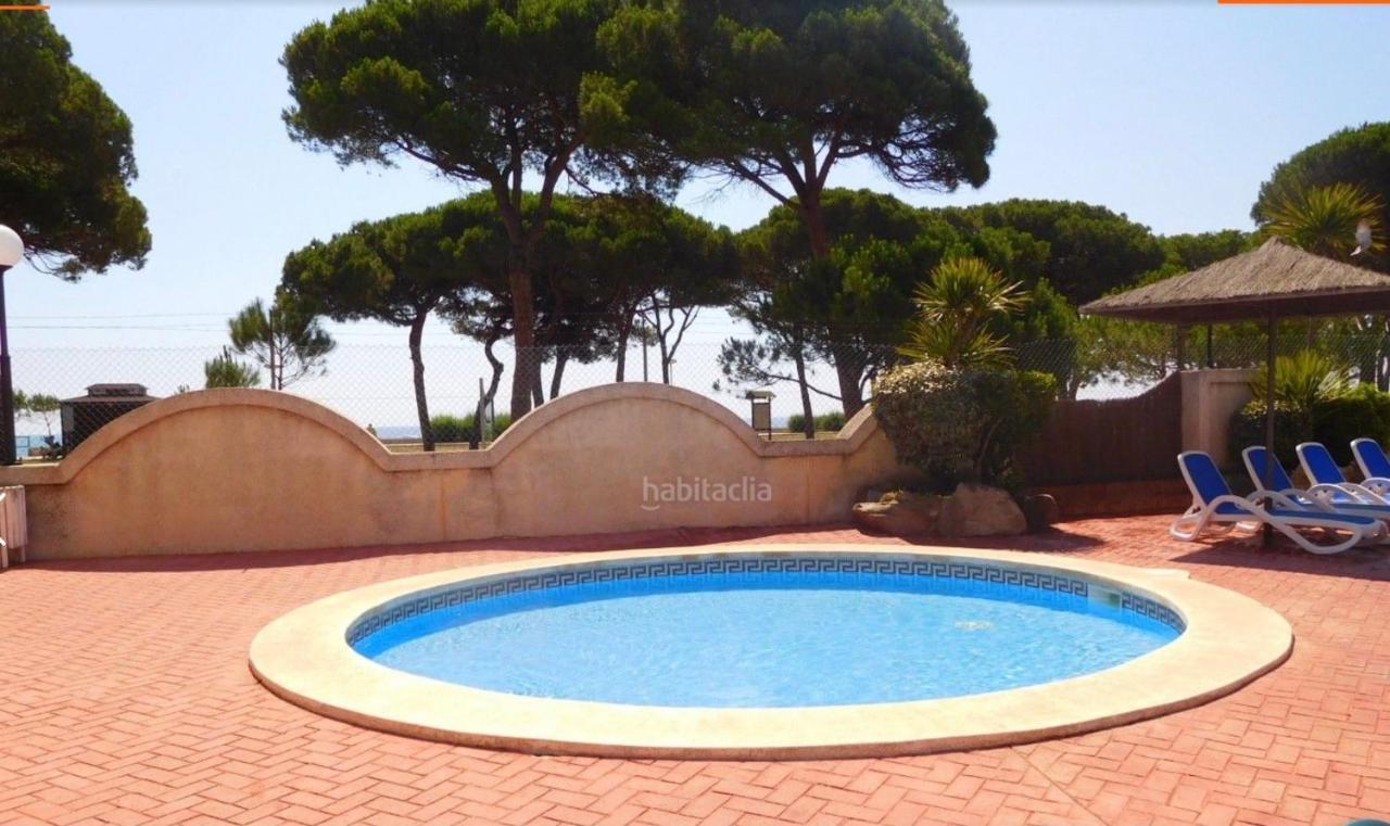 Apartment Direkt Am Strand Бланес Екстериор снимка