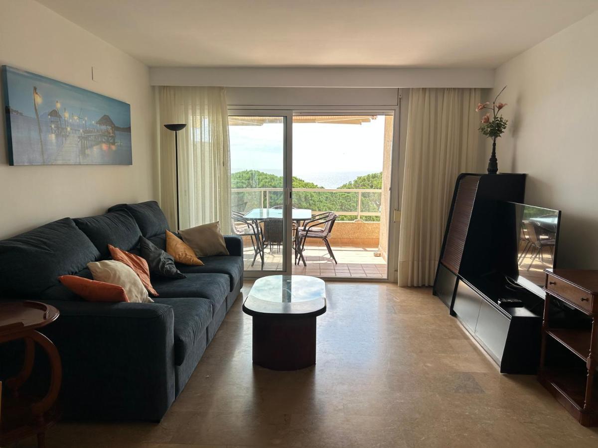 Apartment Direkt Am Strand Бланес Екстериор снимка