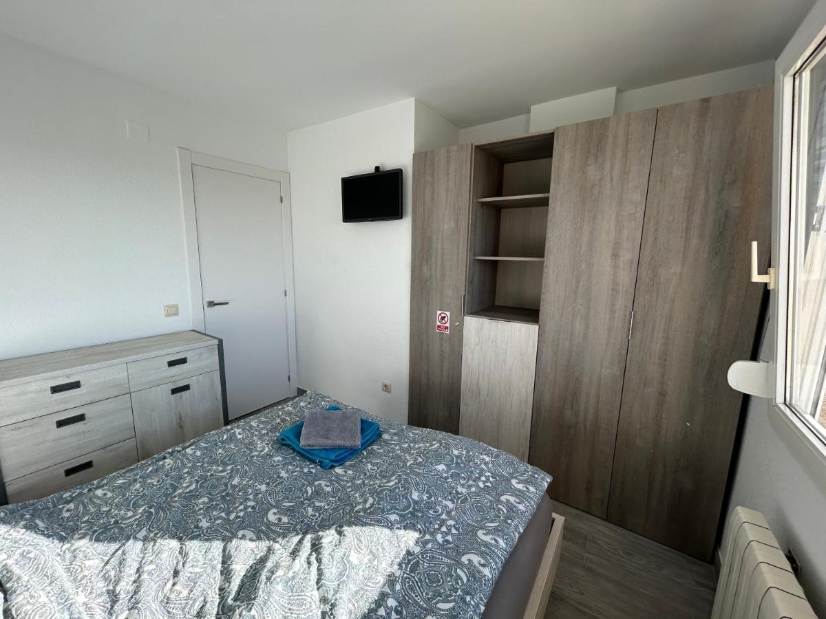 Apartment Direkt Am Strand Бланес Екстериор снимка