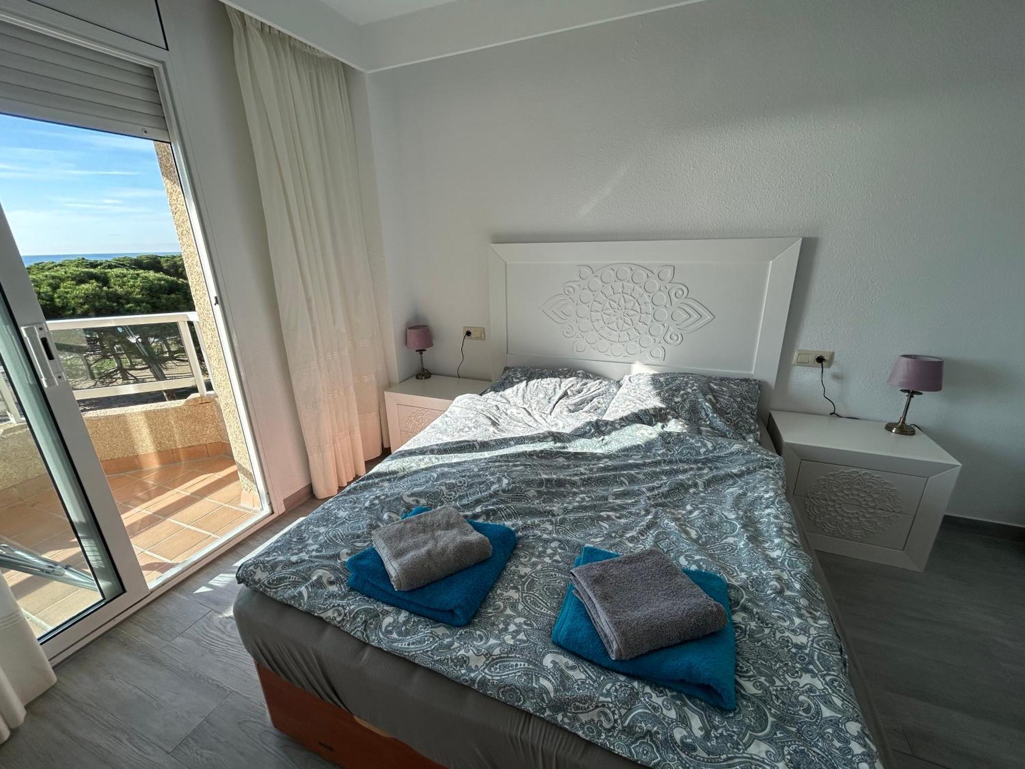 Apartment Direkt Am Strand Бланес Екстериор снимка